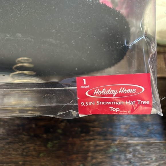 Holiday Home 9.5”  Snowman Hat Tree topper glitter flocked evergreen red berries - Picture 4 of 4